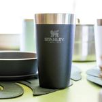 copo-termico-de-cerveja-stanley-matte-black-473ml-festval-7891108080291