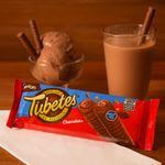 rolinhos-de-wafer-recheio-creme-de-chocolate-meio-amargo-cobertura-chocolate-ao-leite-barion-tubetes-pacote-80g-7896018242319-1
